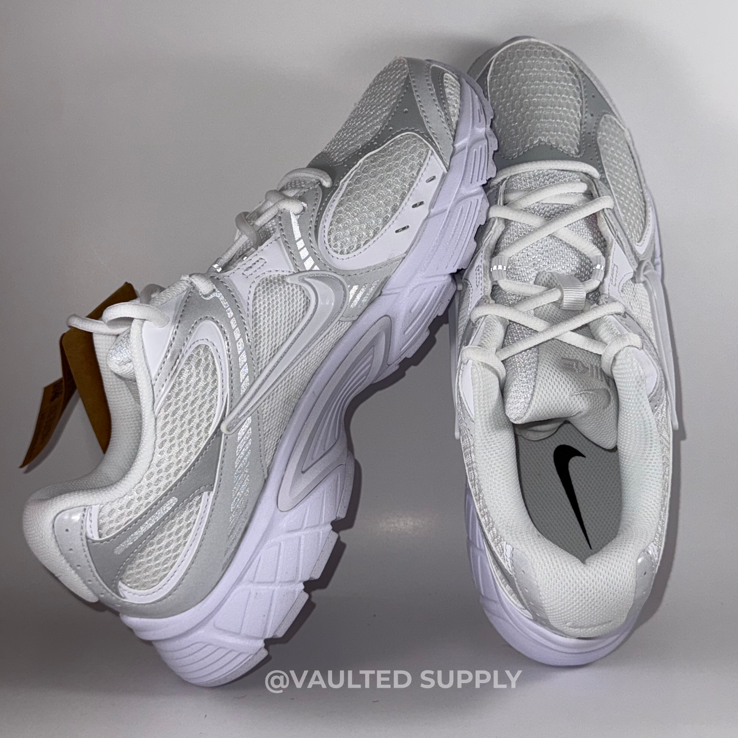 Nike V5 RNR Men’s Running Shoes White Silver Size 9 | Lightweight Breathable